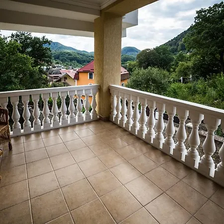 Gnizdo Golubky 4* Saján