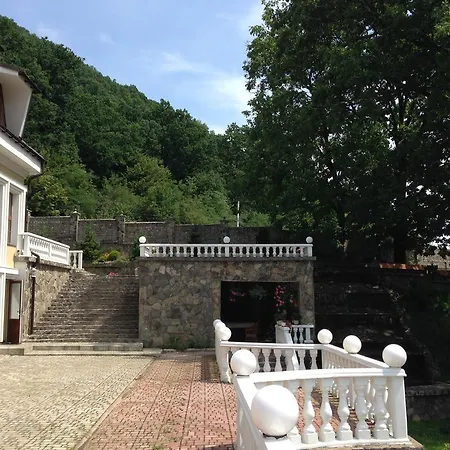 Gnizdo Golubky Guest house 3*
