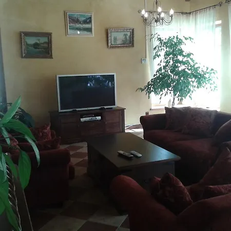 Gnizdo Golubky Guest house 3*