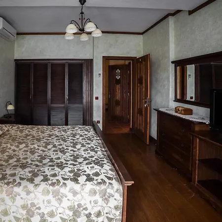 Guest house Gnizdo Golubky