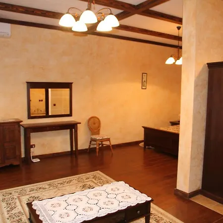 Gnizdo Golubky Casa de hóspedes 3*
