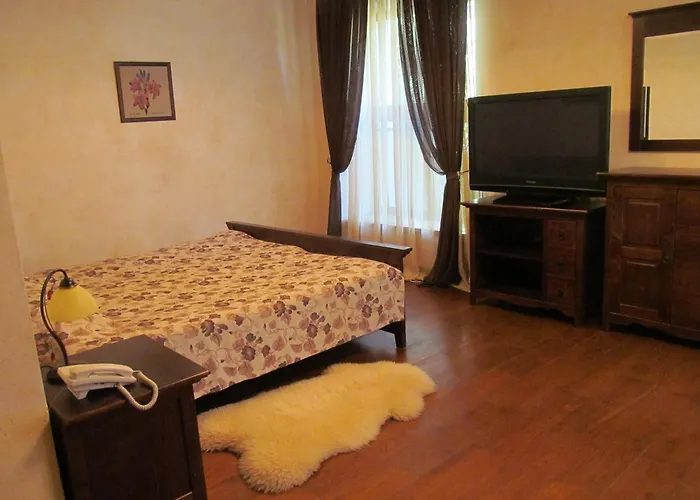 Guest house Gnizdo Golubky 4*