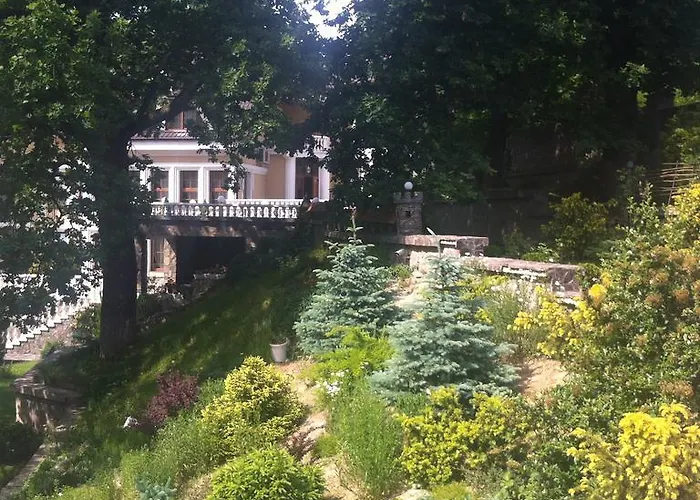 Guest house Gnizdo Golubky Shaian