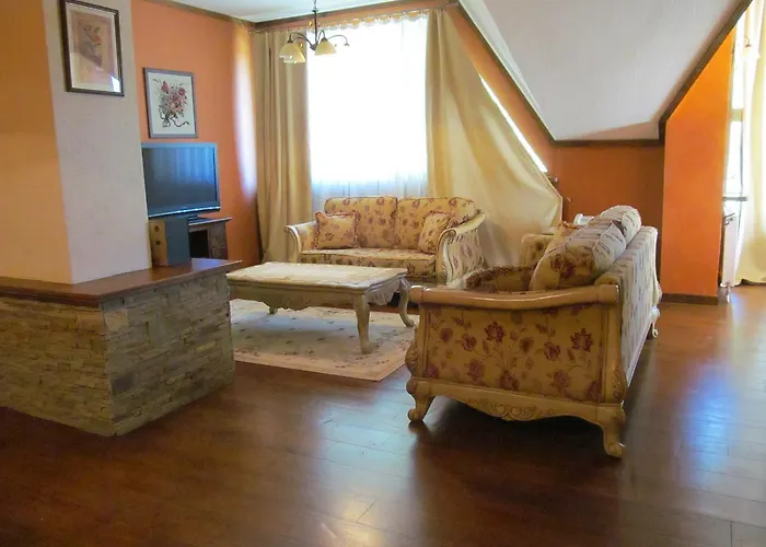 Guest house Gnizdo Golubky