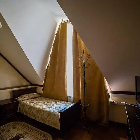 Gnizdo Golubky Konukevi