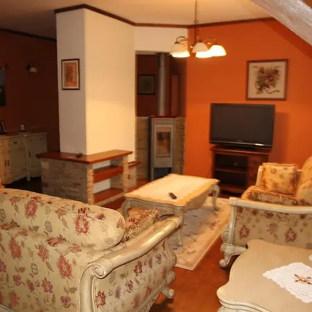 Konukevi Gnizdo Golubky 4*
