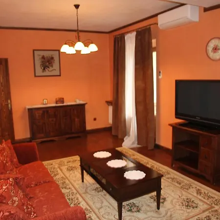 Konukevi Gnizdo Golubky 4*