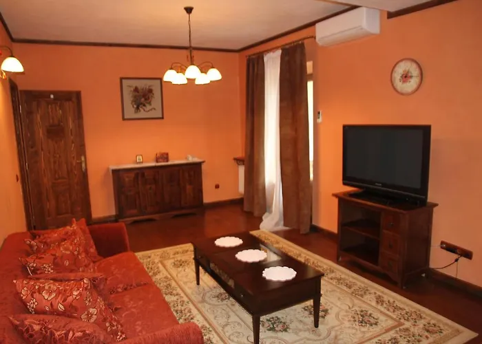 Konukevi Gnizdo Golubky 4*
